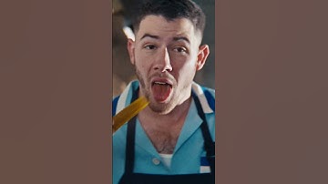 7:20: FOSSIL DINER | Di Nick Jonas x Fossil