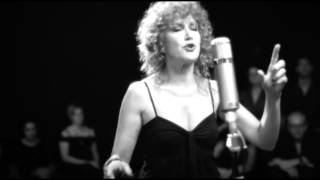 Video thumbnail of "Fiorella Mannoia - Milano"