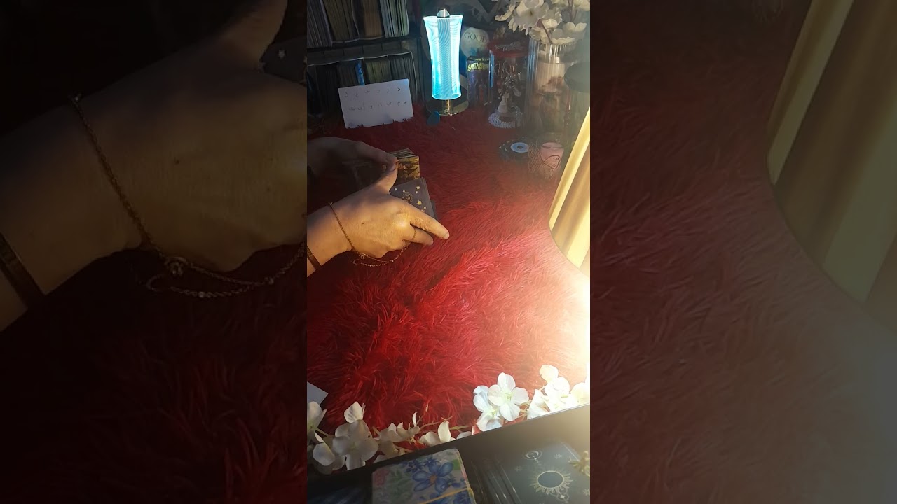 مشاعر الشخص ☘️ اللي ببالك خطواته يتمنى رجوع بس الكبرياء ذبحه انجذاب عاطفي رهيب وطاقة تخاطر واحلام 