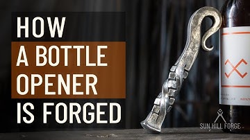 Blacksmithing : Forging a Beer Bottle Opener with a "Cube Twist"