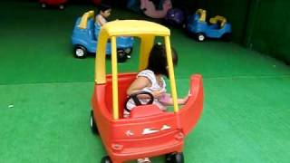 990701嘟嘟妹第一天上幼稚園-9玩小車