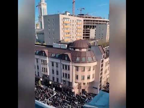 Moskova'daki Ulu Cami'de bayram namazı böyle kılındı.