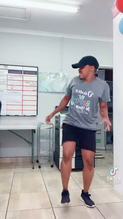 South Africa|Umsebensi wethu(Zekethe) dance challenge