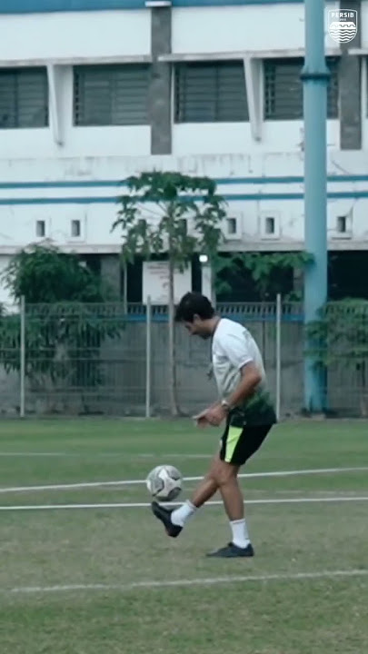 Luis Milla in action⚽️ #PERSIB #Shorts