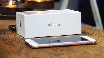 iPhone 7 Unboxing and First Look! (Strange Home Button)