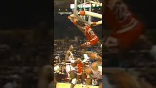 When Michael Jordan did Patrick Ewing dirty 🏀