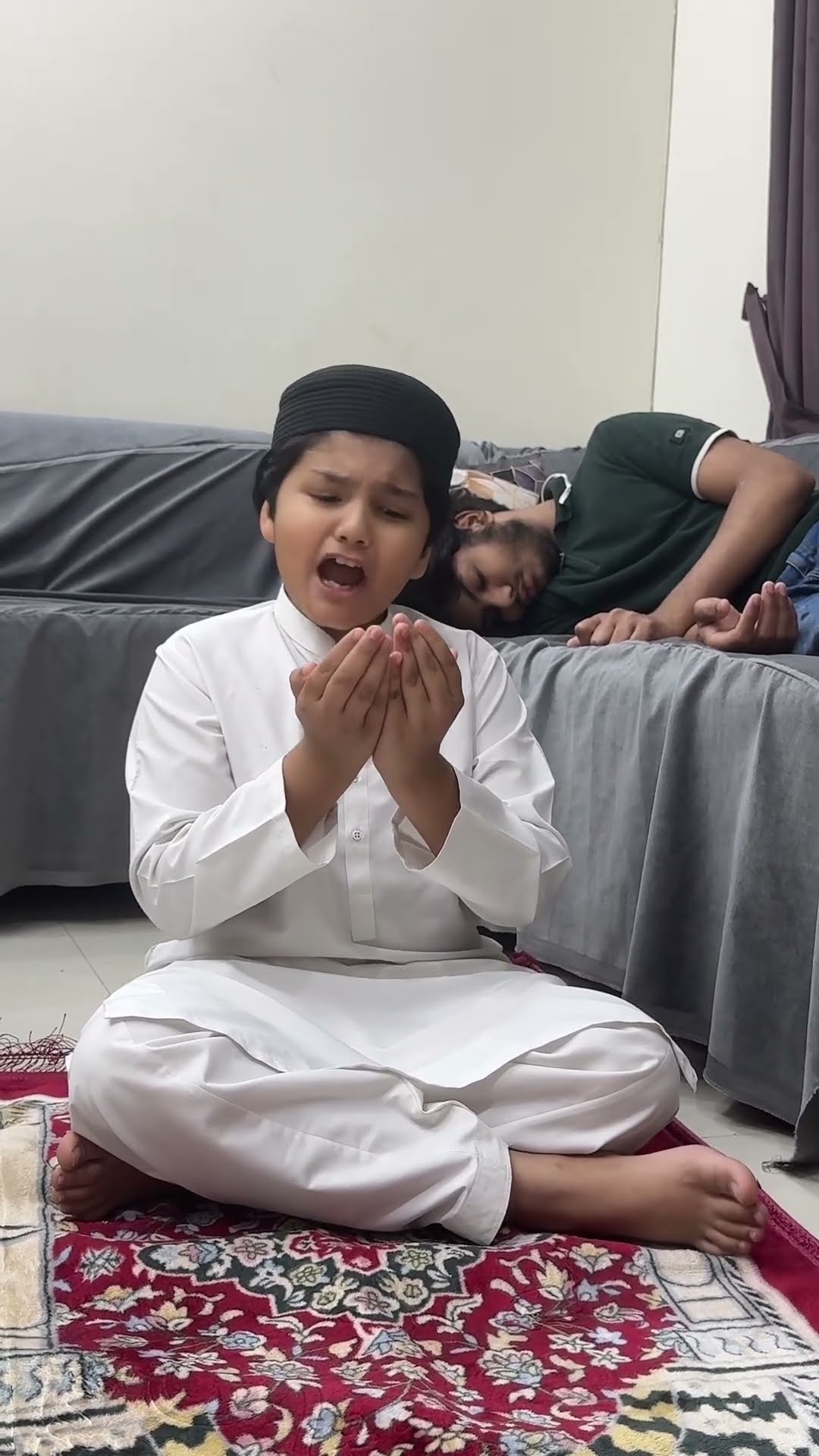 Ap ky ghar ma kn asa krta ha?#viralvideo #ramdanshorts #trendingshorts #chotaalivlogs