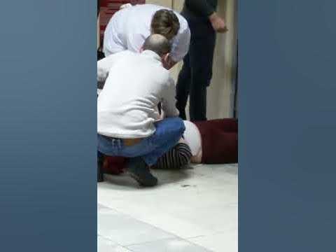 20 минут без сознания лежит девушка в больнице 8 микр. Г липецка и не ...