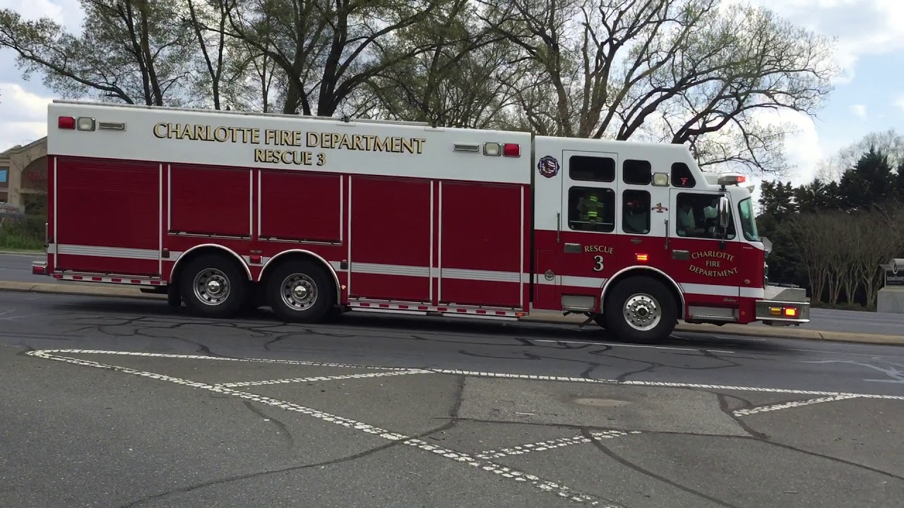 Charlotte Fire Department Heavy Rescue 3 responding using heavy Q to a
