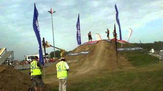 H Bonb P D V 2011 c.AVI