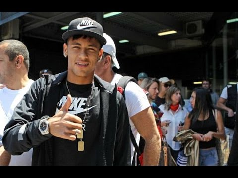 What's In Their Wardrobe? // Neymar Jr.