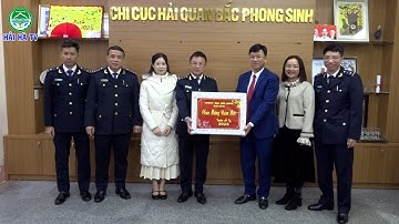 Đc Nguyễn Hữu Liêm, PCT. UBND huyện Hải Hà chúc Tết các đơn vị tại khu vực cửa khẩu Bắc Phong Sinh