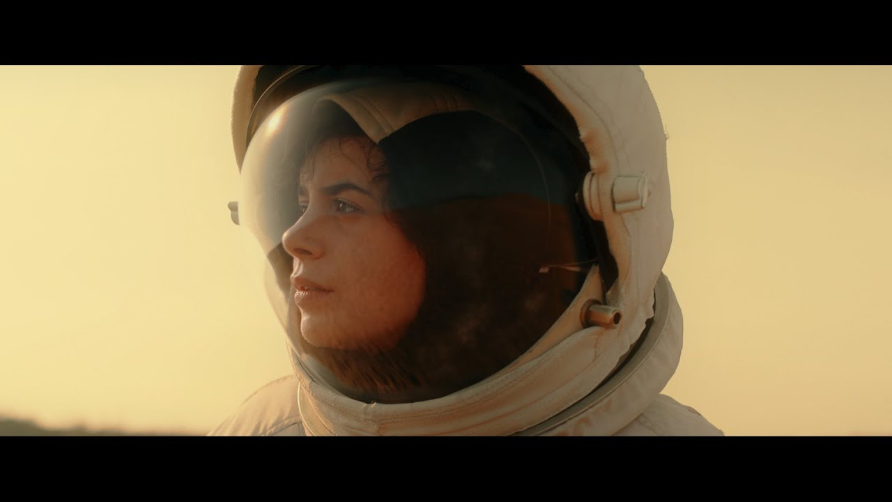 MIKROMUSIC  Łajka  (Official Video)