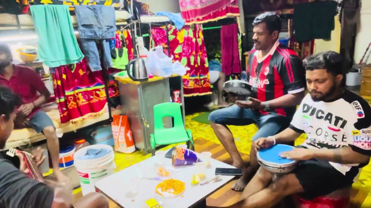 එදා රැ ගුවන්තොටුපලේදී මා..🖤