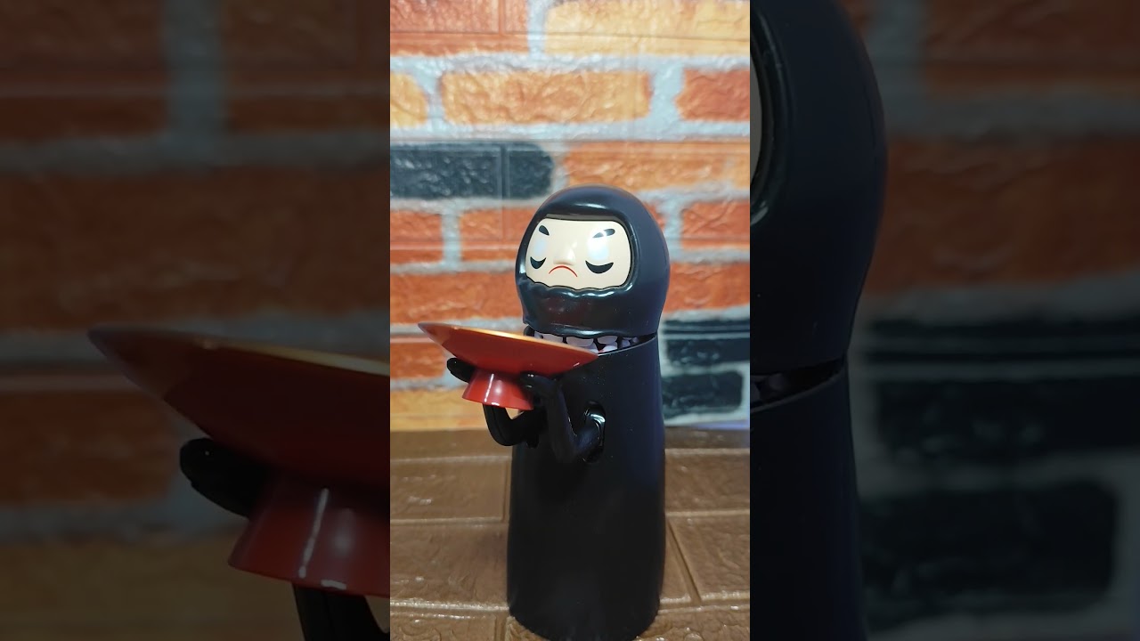 cool no face man eating coin 🪙