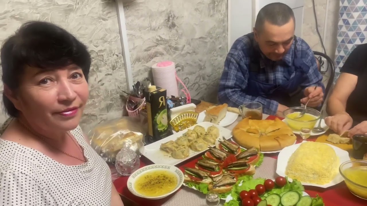 МУКБАНГ от мамы 🙏 С ДНЁМ РОЖДЕНИЯ МАМУ ❤️что было на столе? И кто приходил ❔❓❓❓