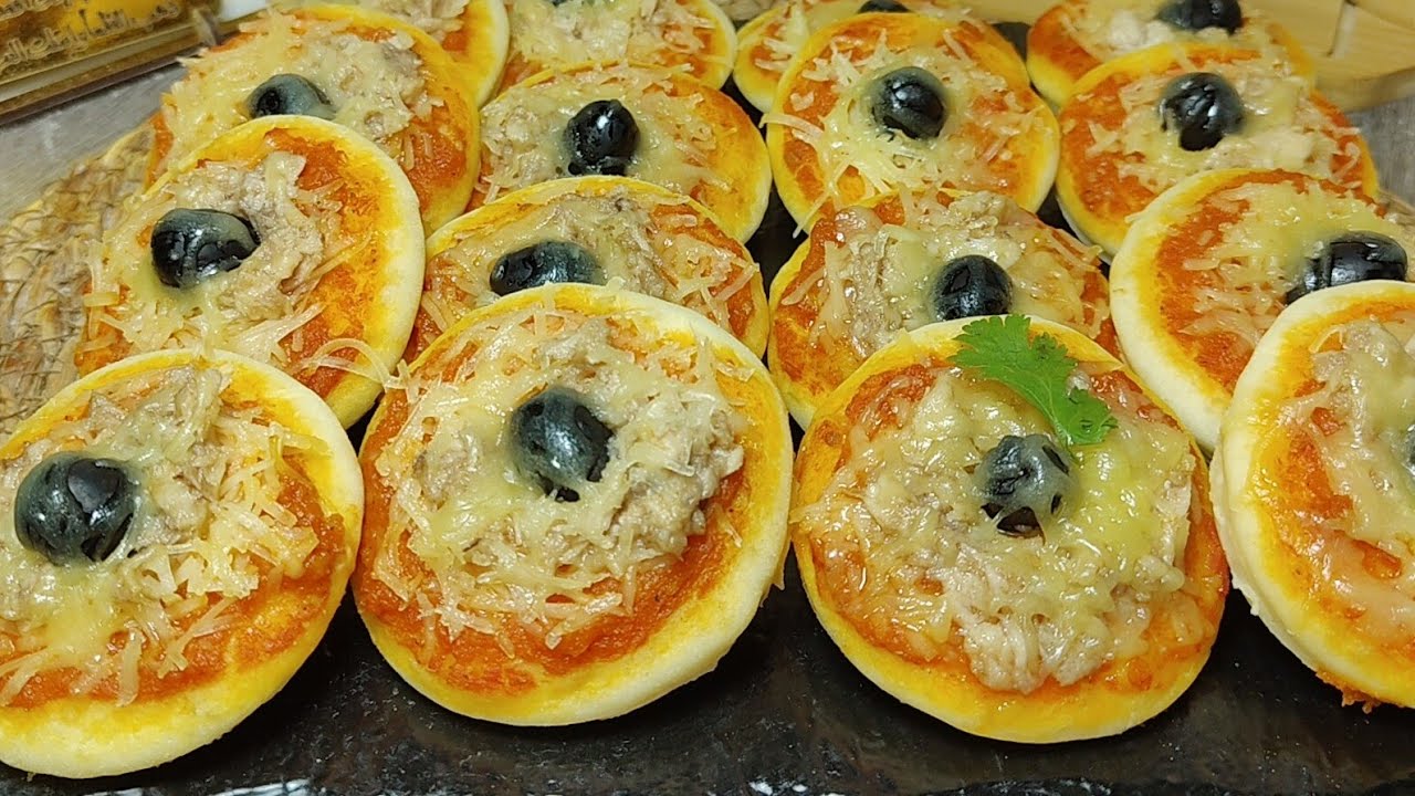 هاذي احسن وأنجح وصفة ميني بيتزا 🔥بعجينة خفيفة ريشة 👌 لكاش حليب نحاتلي 35 حبة قطنية روعة