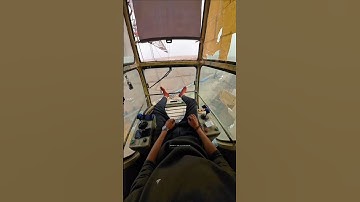 Dappere kraanmachinist klimt van wolkenkrabberhoogte #Bouw #Kraan #VeiligheidWerknemers