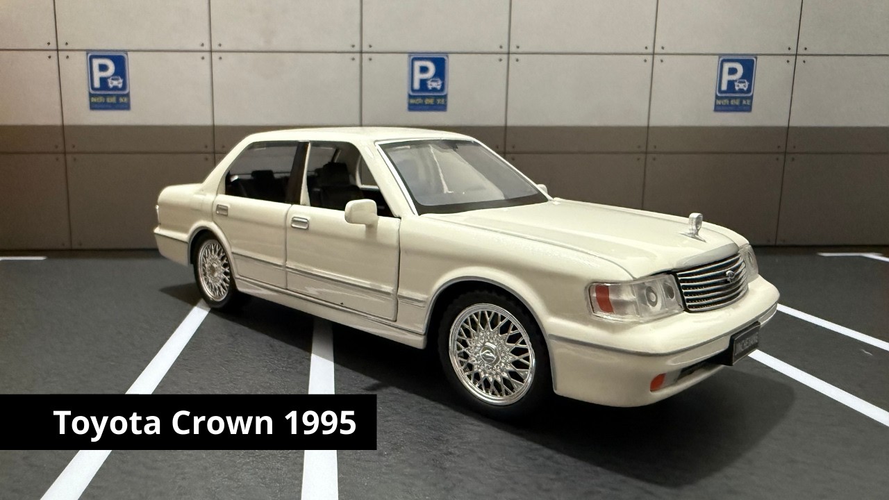 Mini Toyota Crown 1995 - The Timeless Icon of Japanese Luxury | Diecast Model Cars