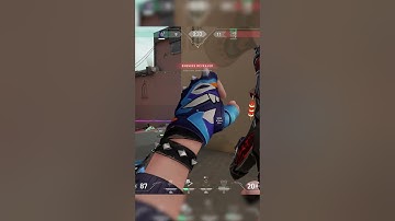 How to not play a 4v1📝 #shorts #valorant  #yoru #yoruplays
