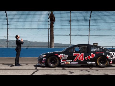 Кадр: Люцифер на гонках NASCAR — «Люцифер»