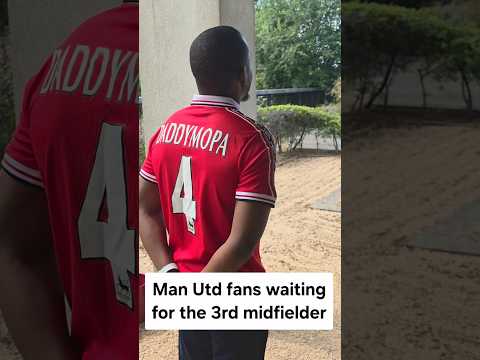 Man Utd fans waiting for rhe 3rd midfielder #mufc
