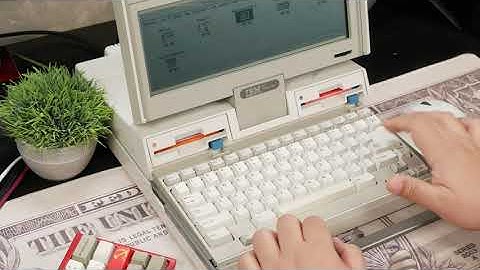 IBM PC Convertible 5140 Basic Typing Demo (2) Power ON