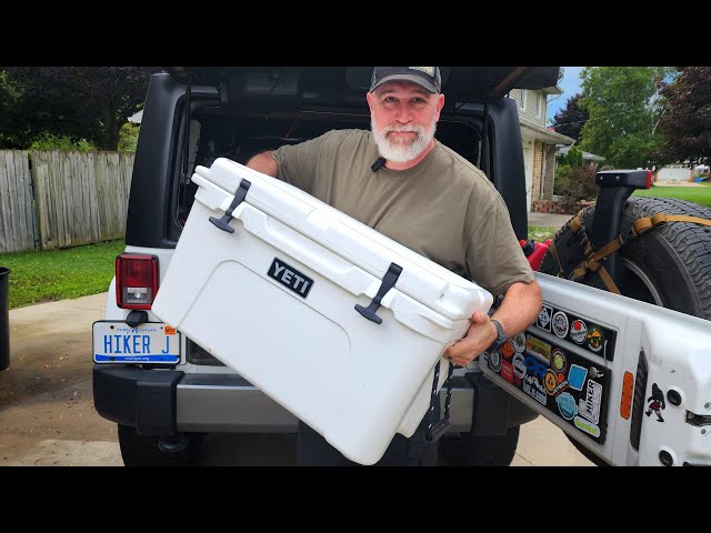 YETI NAVY TUNDRA 45 HARD COOLER Unboxing [4k60p] [HDR] 