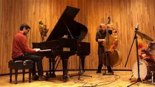 The Peanuts Gang Trio Presents Vince Guaraldis Thanksgiving Theme