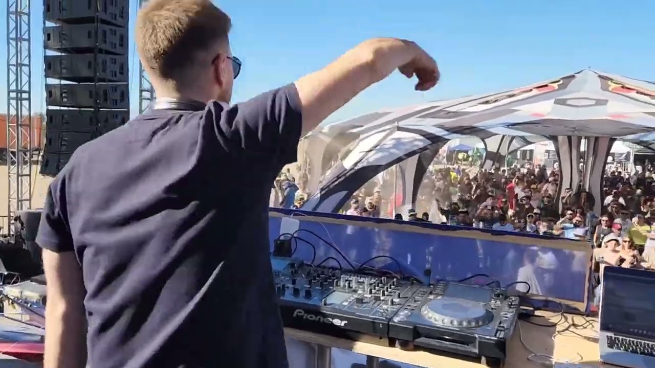 Official Aftermovie of Relativ from Natzin Visions in Mexico.💥👽💥.  Track ID: Relativ Balkanika🎵