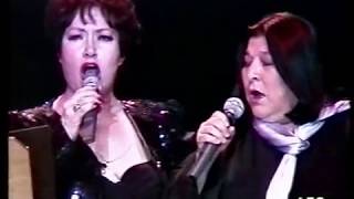 Lolita Torres &amp; Mercedes Sosa - &quot;Es Sudamérica Mi Voz&quot; Luna Park [1992]