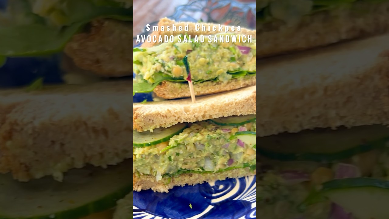 SMASHED CHICKPEA AVOCADO SANDWICH 