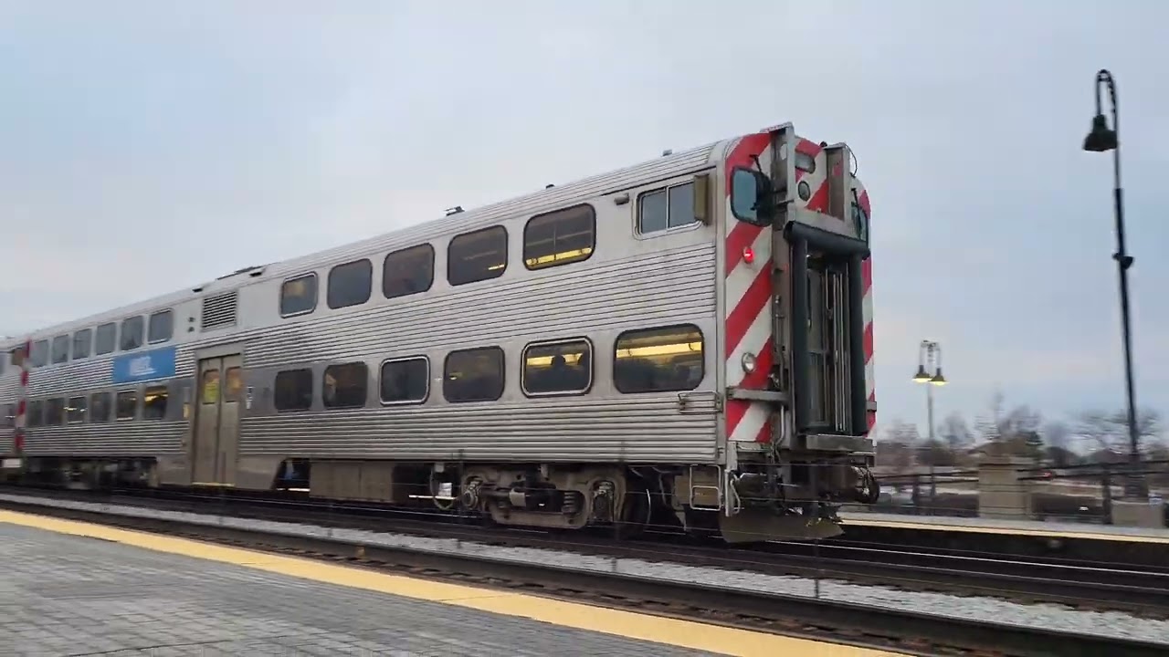 Railfanning Metra RI during rush hour in Tinley Park - 80th Avenue