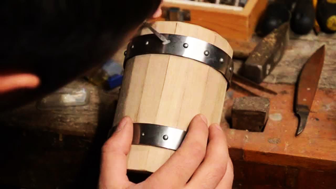 شاهد كيف يتم صنع برميل خشبي يدويا في منتهى الروعة!!!