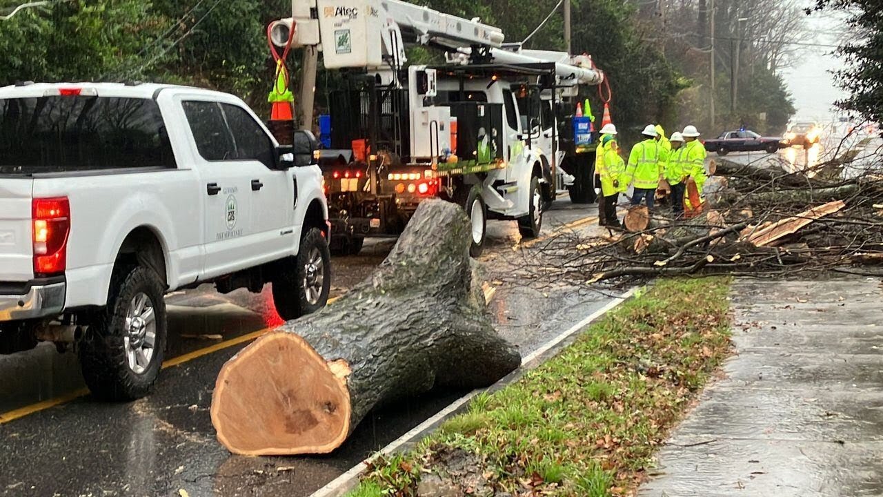 Widespread storm damage in metro Atlanta - YouTube