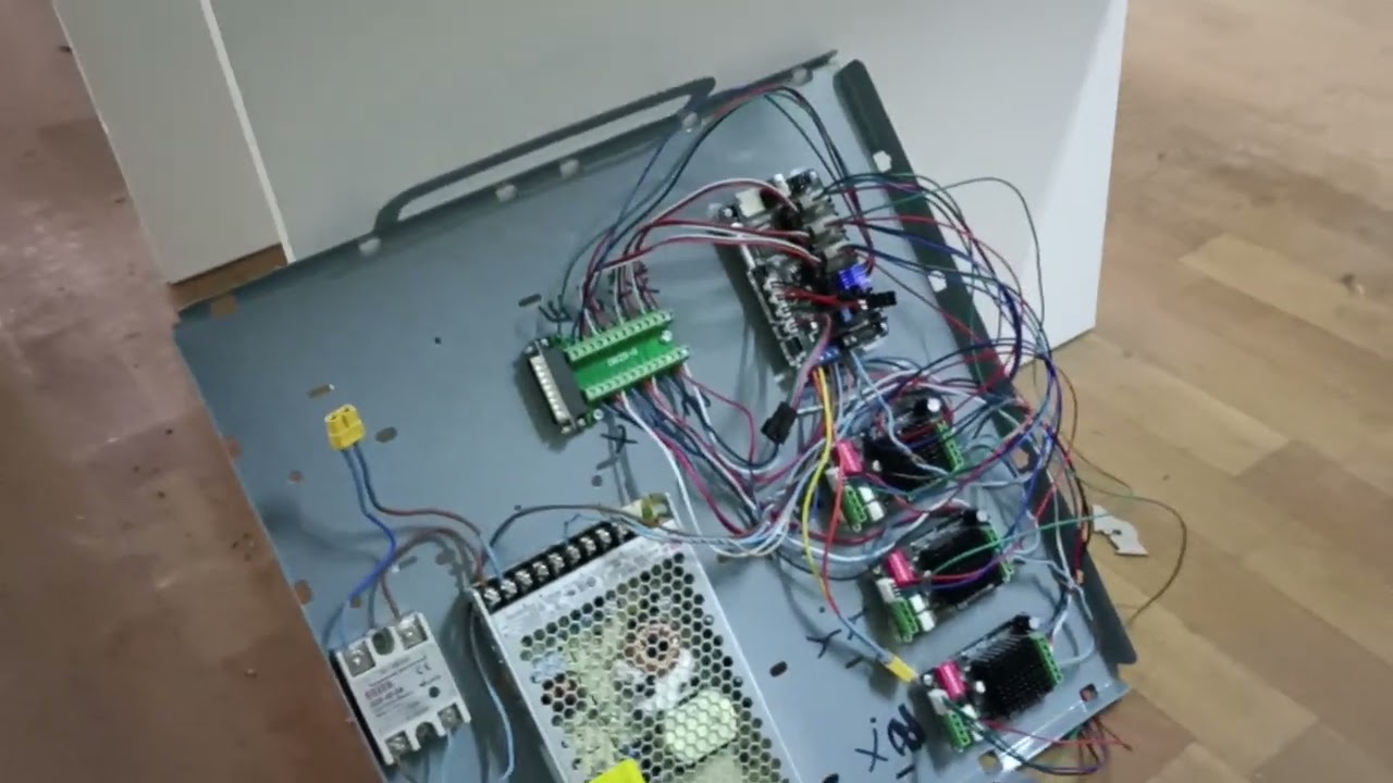 Штырьковые разъемы DB25.    Попытка сделать съемной часть 3D принтера с платами и блоком питания.