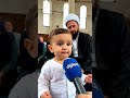 Cami ortamında minik muhabir sahnede! 😅🎤#bebekröportajı #cami #mizah #dijiloq  #sokakröportajı #baby