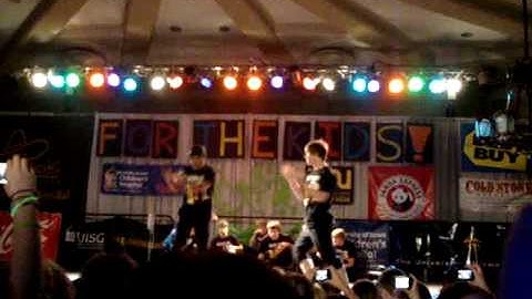 UI Dance Marathon 16 UI Breakers