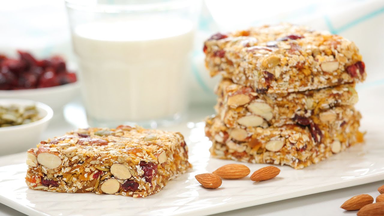 Healthy Breakfast Bars | Make-Ahead Breakfast Idea | The Domestic Geek