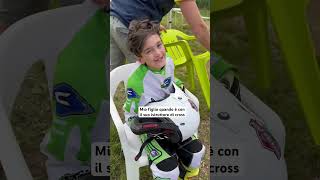 Mio figlio con noi VS mio figlio con l’istruttore di cross 🙄😂 #shorts #short