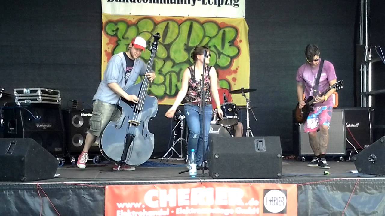 Sleduj Los Chupacabras - Ronga Gazonga (1) @ Hippie Yeah Festival 2013 / Leipzig na YouTube Sleduj Los Chupacabras - Ronga Gazonga (1) @ Hippie Yeah Festival 2013 / Leipzig na YouTube