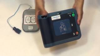 Batterie und Elektroden der Philips HeartStart FRx austauschen