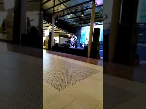 Konser di cafe dafest daya