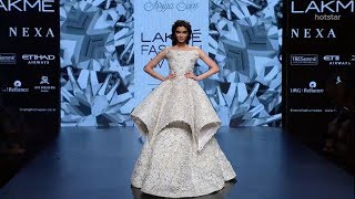 Diana Penty Walks For Shriya Som | Fall/Winter 2017/18 | Lakme Fashion Week