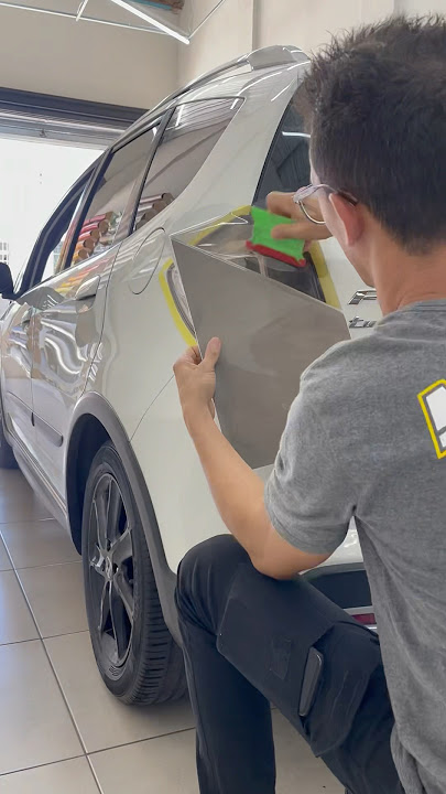 Envelopamento mascara negra e fumê nas lanternas do Honda fit #shorts #envelopamentoautomotivo