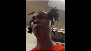 A Popeyes worker broke down after seeing the mountain of dishes she had to clean π A Popeyes worker broke down after seeing the mountain of dishes she had to clean π