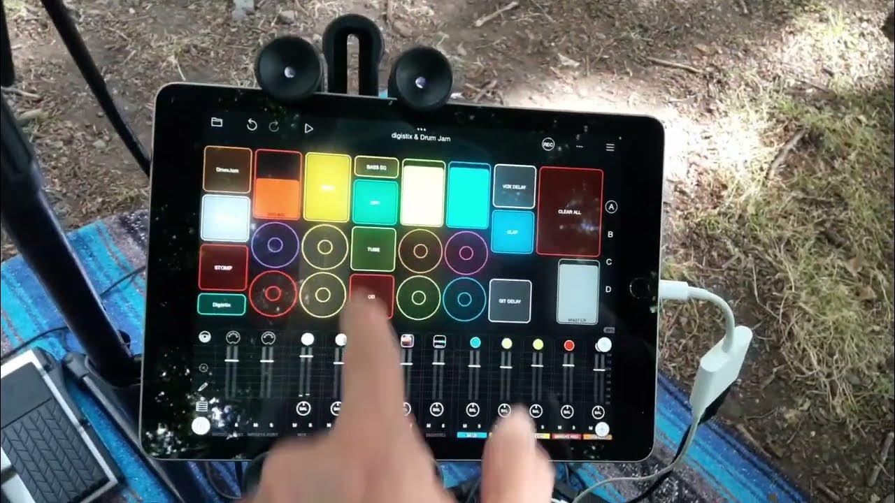 Busking Setup Loopy Pro, FCB1010, mpd128, Steinberg UR22, Maui 5 GO