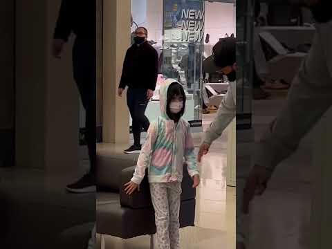 CHILD Kidnapping caught on VIDEO￼ NOBODY STEPPED IN TO HELP!