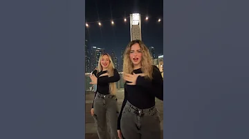 نرقص كل الناس على البحر 