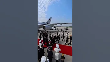 China S Xi Jinping Gives Russia S Vladimir Putin Red Carpet Treatment 